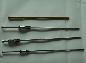 Hot runner accessories tip, valve needle